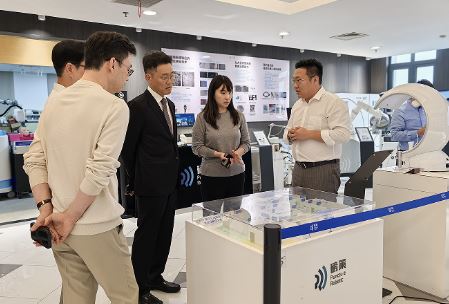 ����ҽ���뺫��MetaLabsǩ�������AIֲ�������˼�����غ����г�