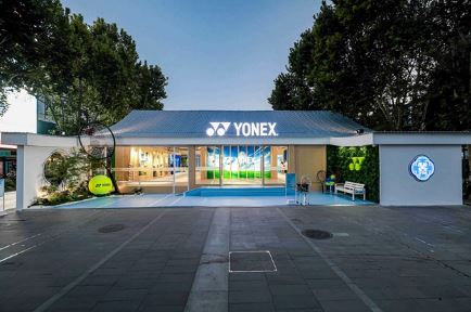 ���Ķ������������ǣ�YONEX������ʱ������½THE BOX����