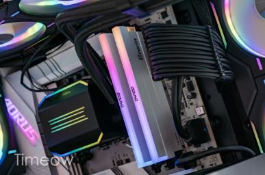 �洢оƬ�����ů��ά�洢ҵ��Ԥ���� 11 �������չɼ��� 75%